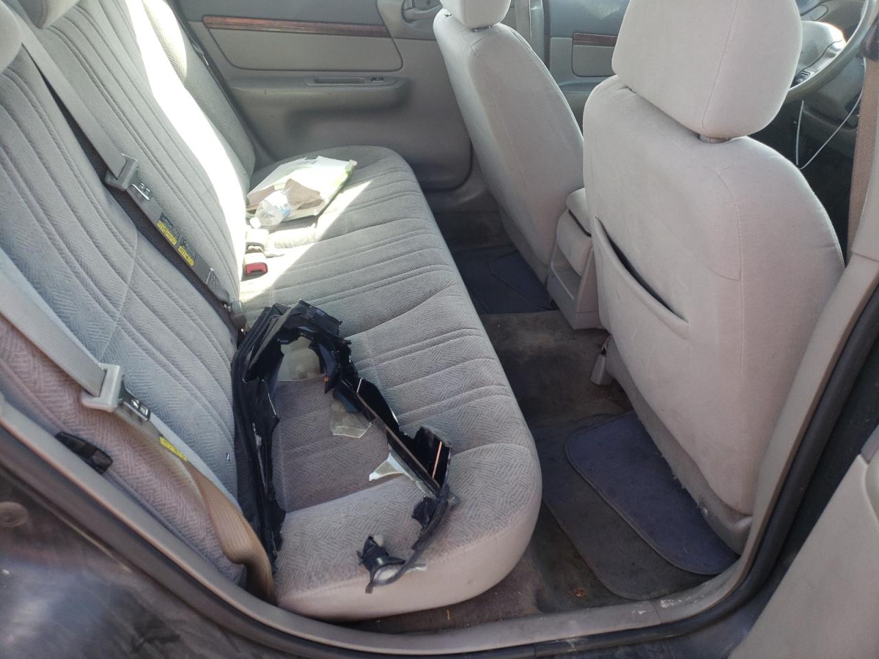 Photo 6 from auction – 2004 CHEVROLET IMPALA with VIN 2G1WF52E049435166