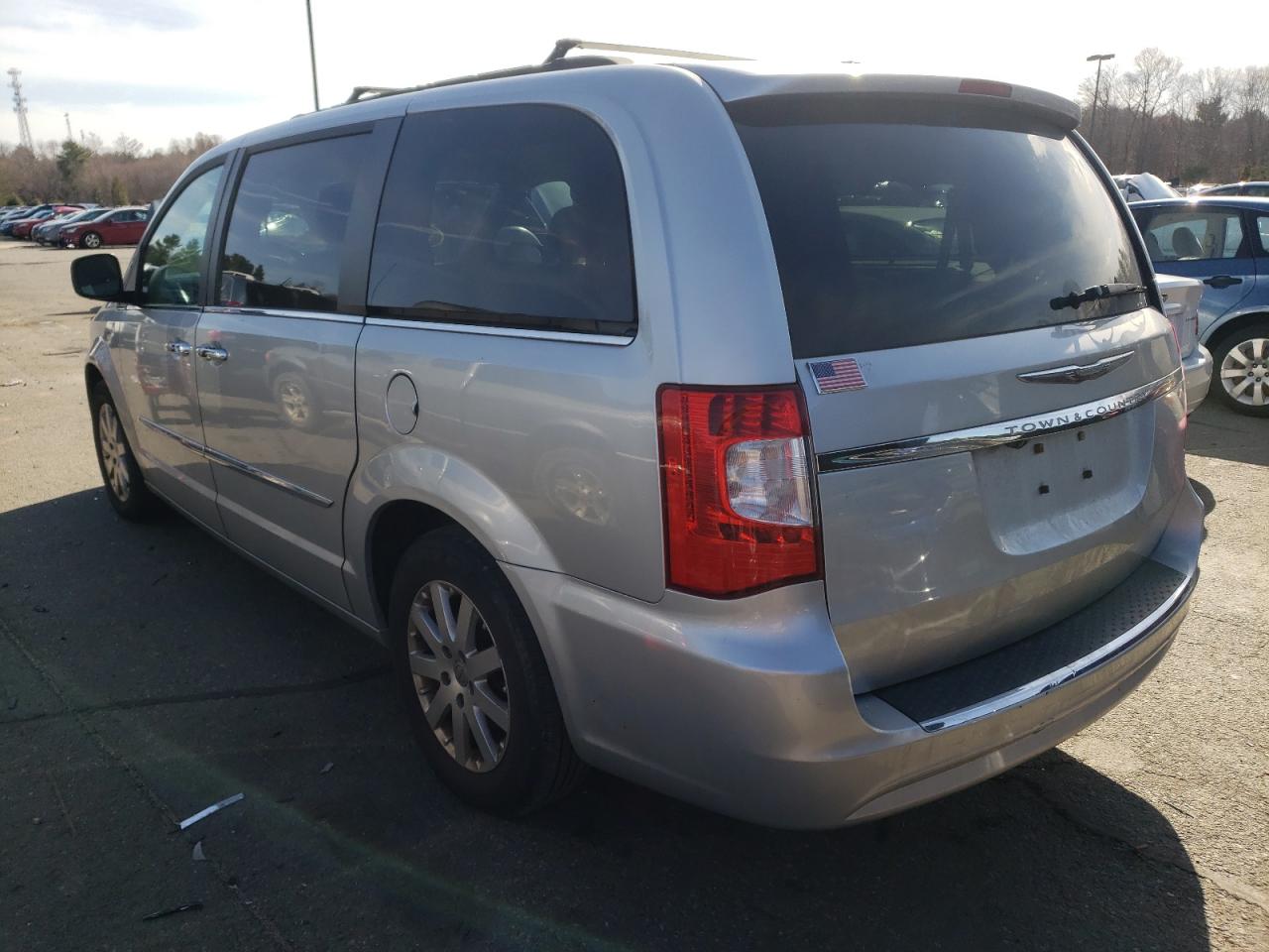 Photo 3 from auction – 2011 CHRYSLER TOWN & COU with VIN 2A4RR8DG7BR615473