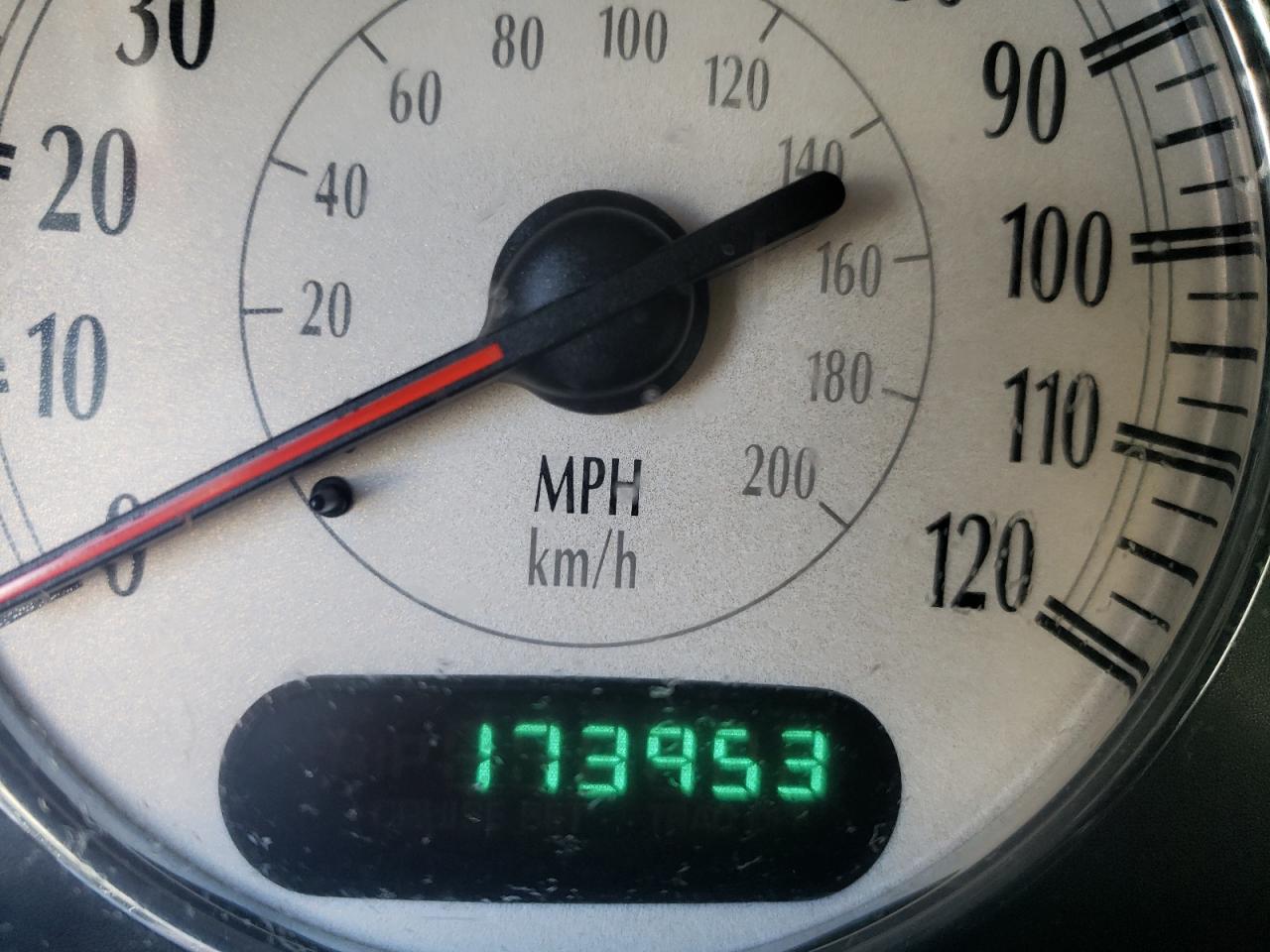 Photo 8 from auction – 2003 CHRYSLER TOWN & COU with VIN 2C8GP64L83R185926