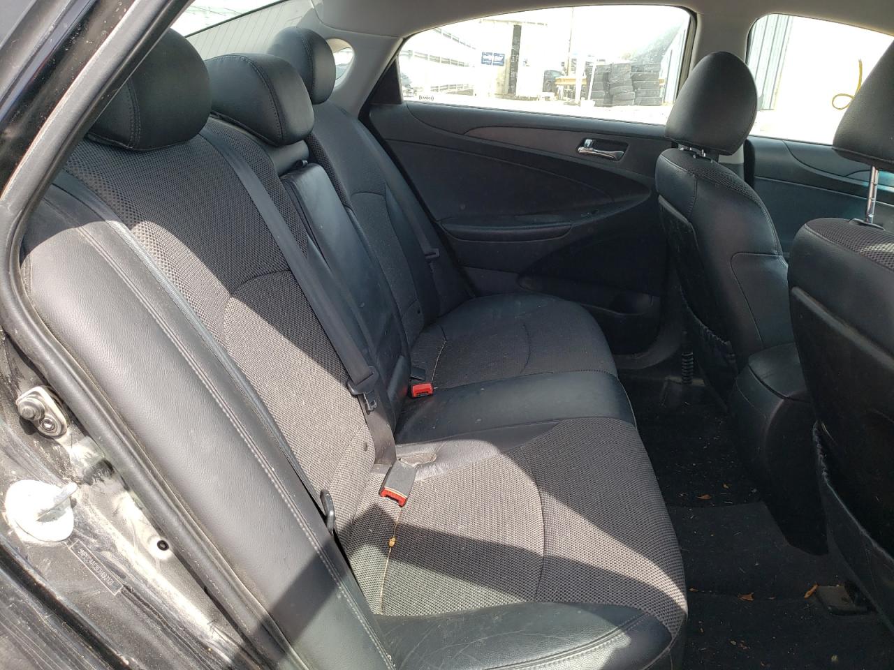 Photo 6 from auction – 2012 HYUNDAI SONATA SE with VIN 5NPEC4AC8CH492121