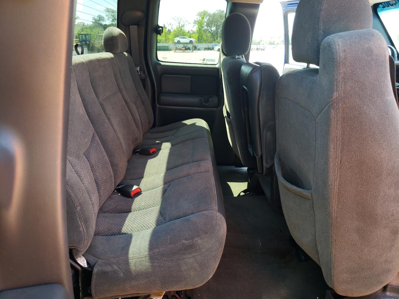 Photo 6 from auction – 2004 CHEVROLET SILVERADO with VIN 2GCEC19T841225289