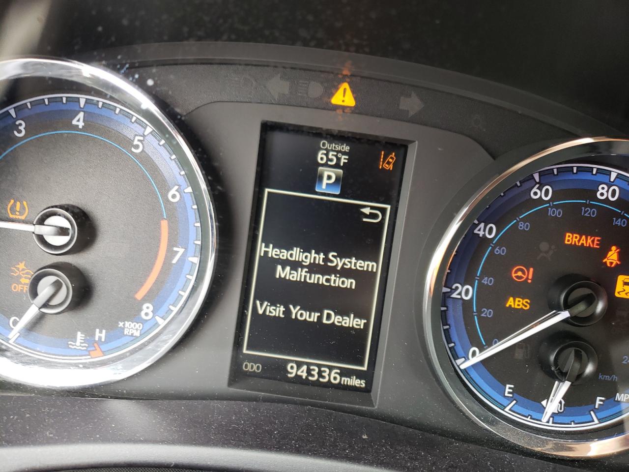 Photo 8 from auction – 2018 TOYOTA COROLLA L with VIN 5YFBURHE6JP811116