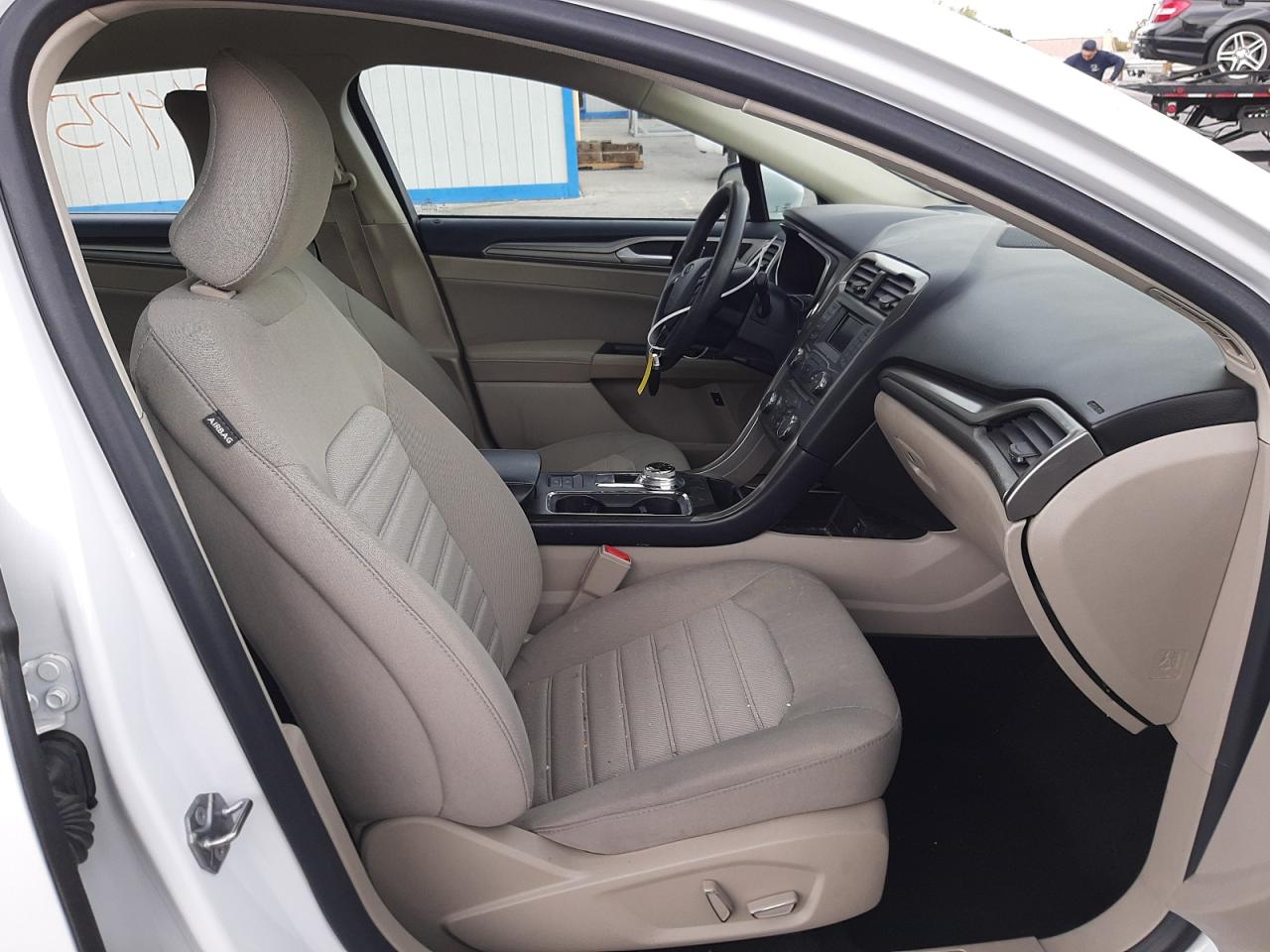Photo 5 from auction – 2018 FORD FUSION SE with VIN 3FA6P0LU7JR249522