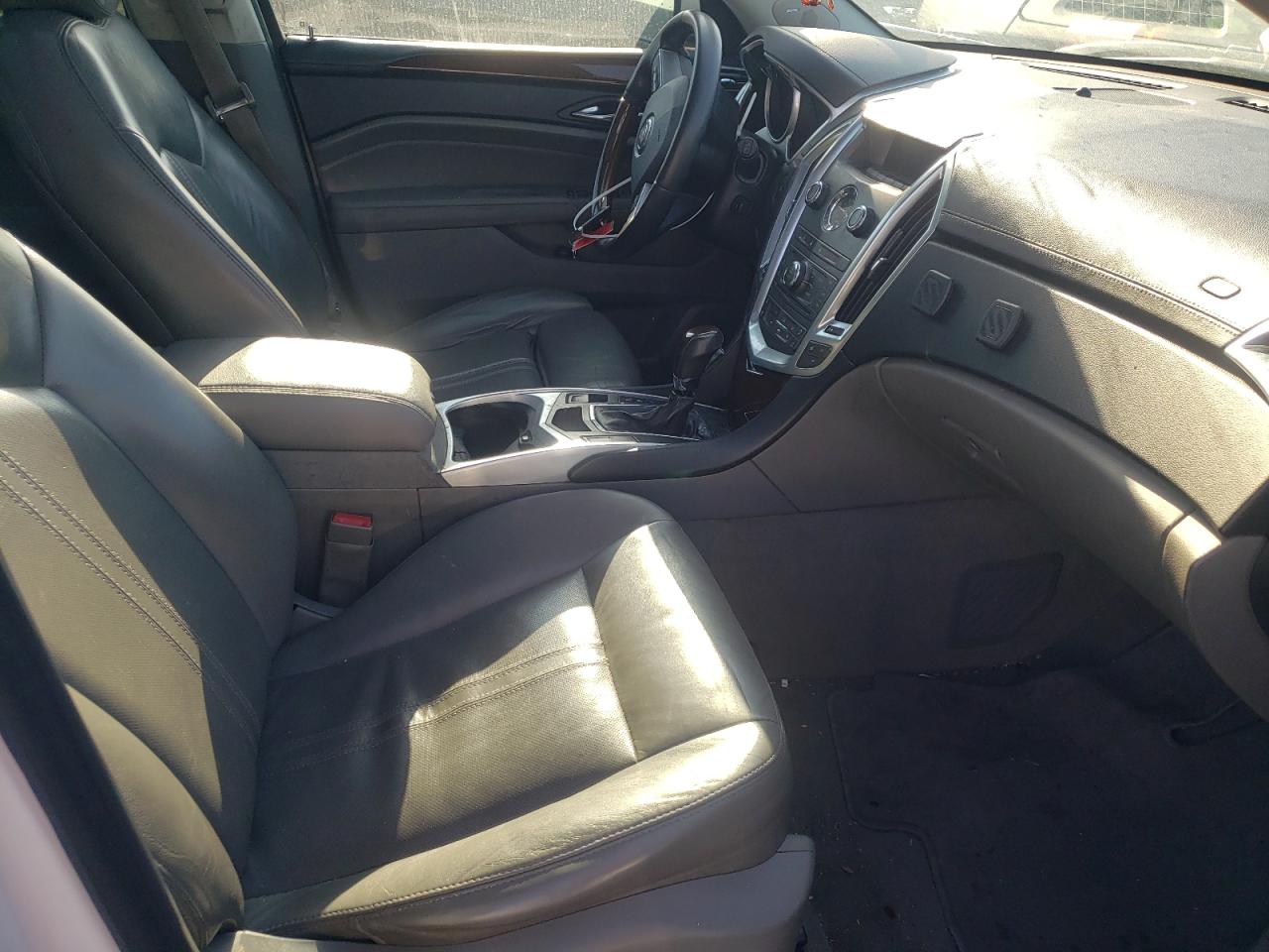 Photo 5 from auction – 2011 CADILLAC SRX LUXURY with VIN 3GYFNAEY7BS570647
