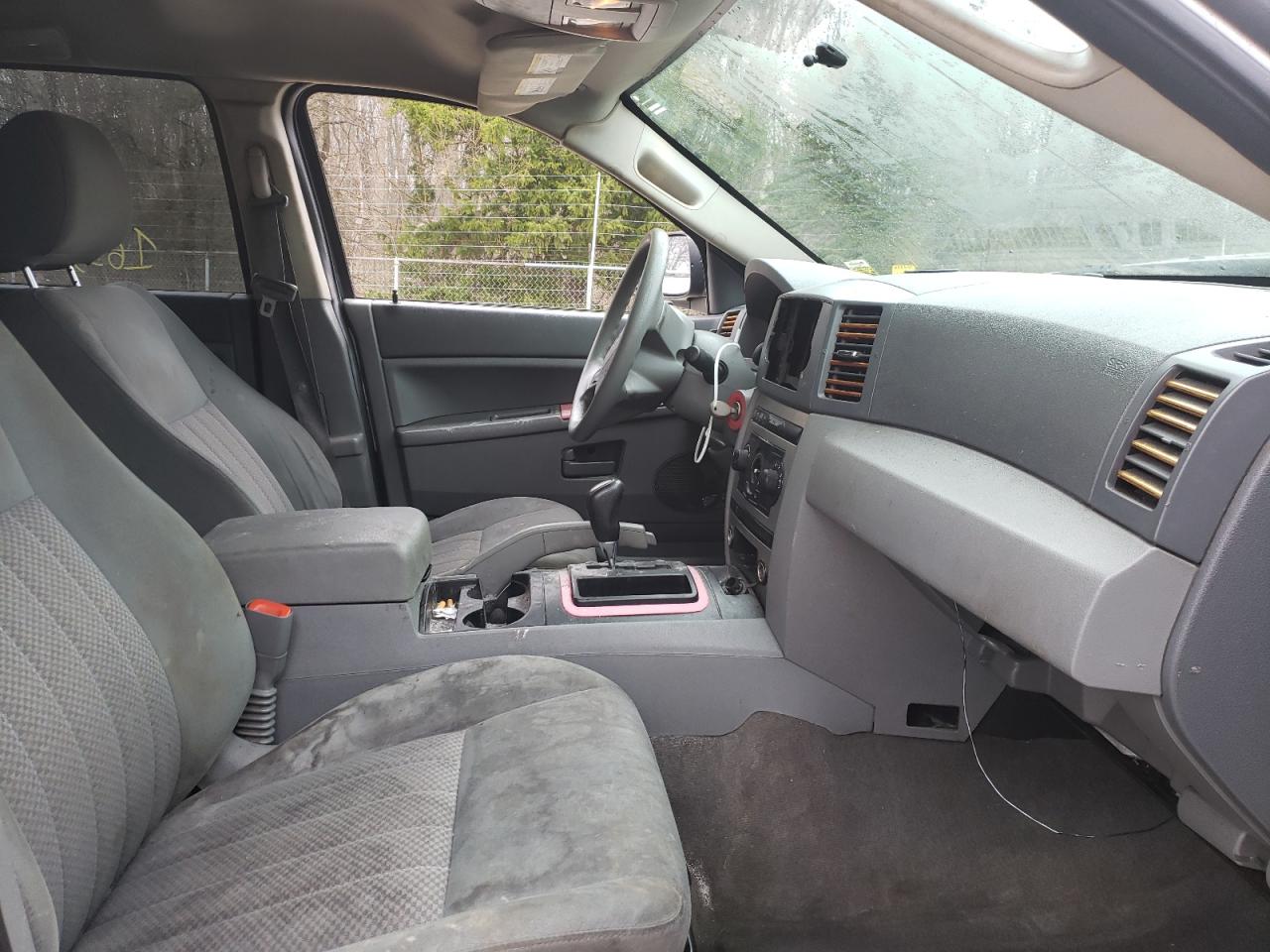 Photo 5 from auction – 2005 JEEP GRAND CHER with VIN 1J4GR48K85C539046