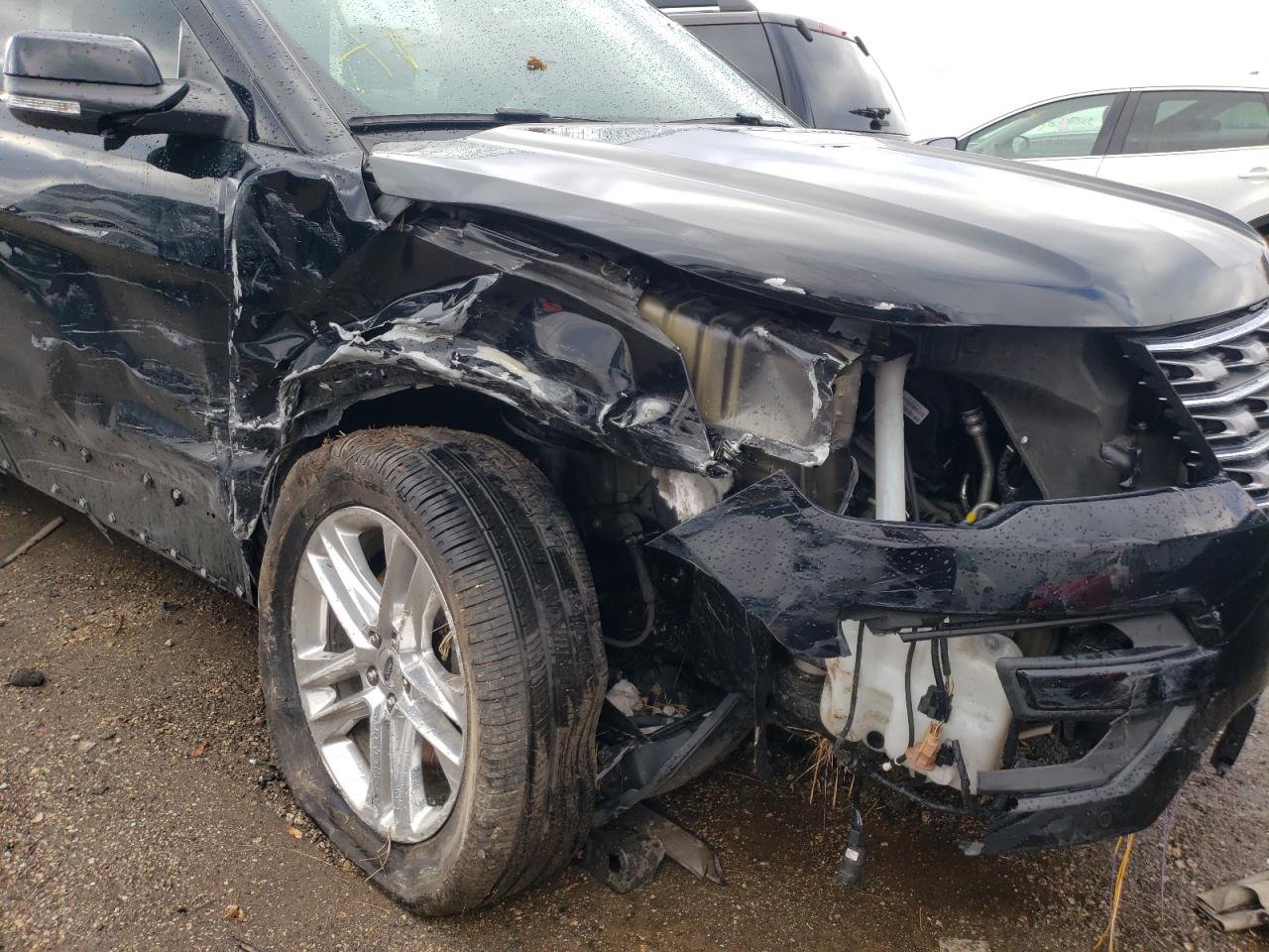 Photo 9 from auction – 2017 FORD EXPLORER L with VIN 1FM5K8F8XHGC18974