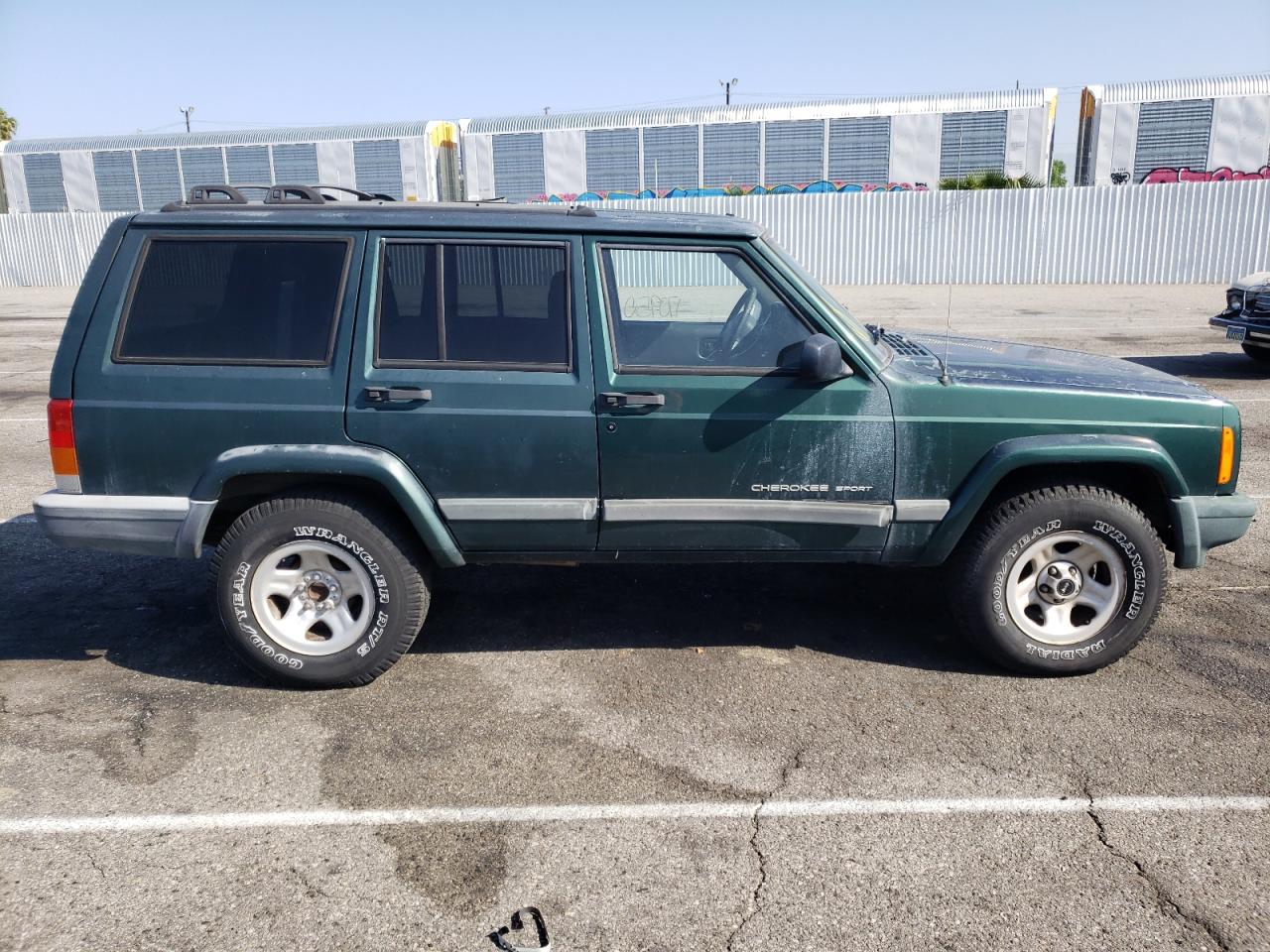 Photo 9 from auction – 2000 JEEP CHEROKEE S with VIN 1J4FT48S0YL163735