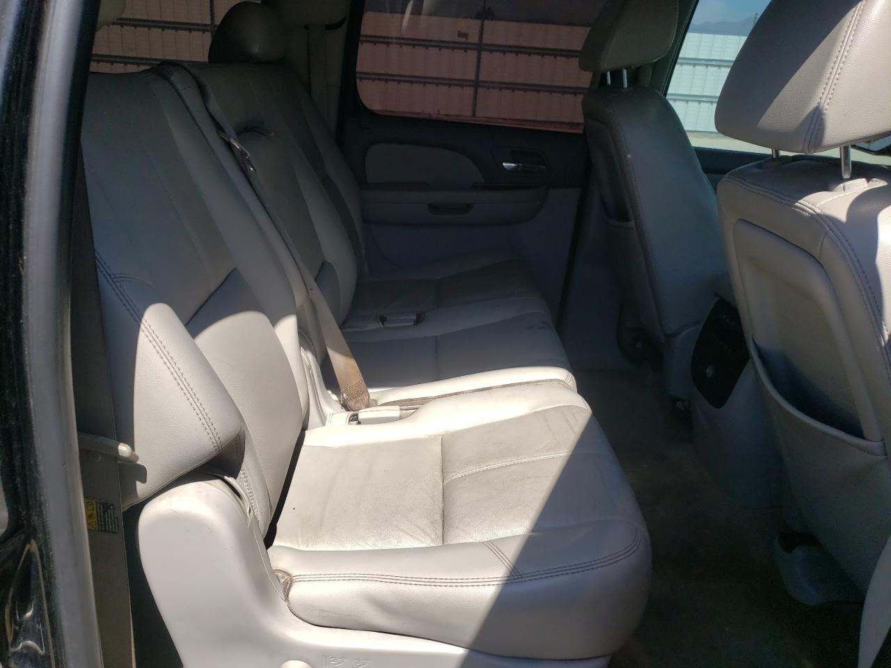 Photo 6 from auction – 2007 CHEVROLET SUBURBAN C with VIN 1GNFC16J37J187964