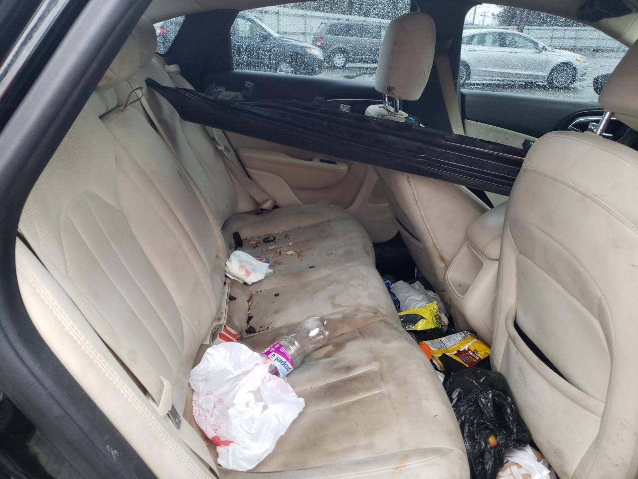 Photo 6 from auction – 2015 CHRYSLER 200 LIMITE with VIN 1C3CCCABXFN718838