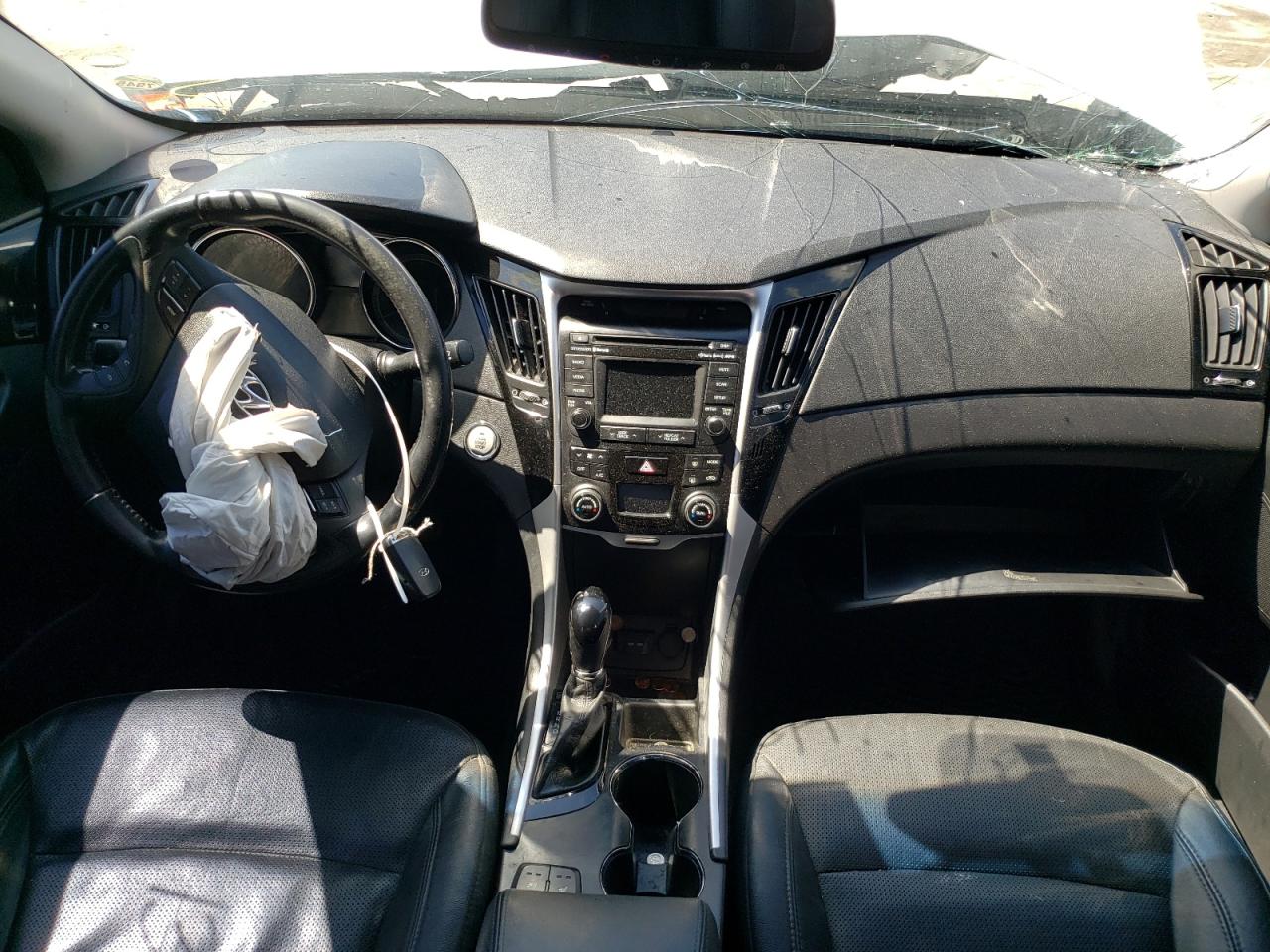Photo 9 from auction – 2014 HYUNDAI SONATA SE with VIN 5NPEC4AC6EH828075