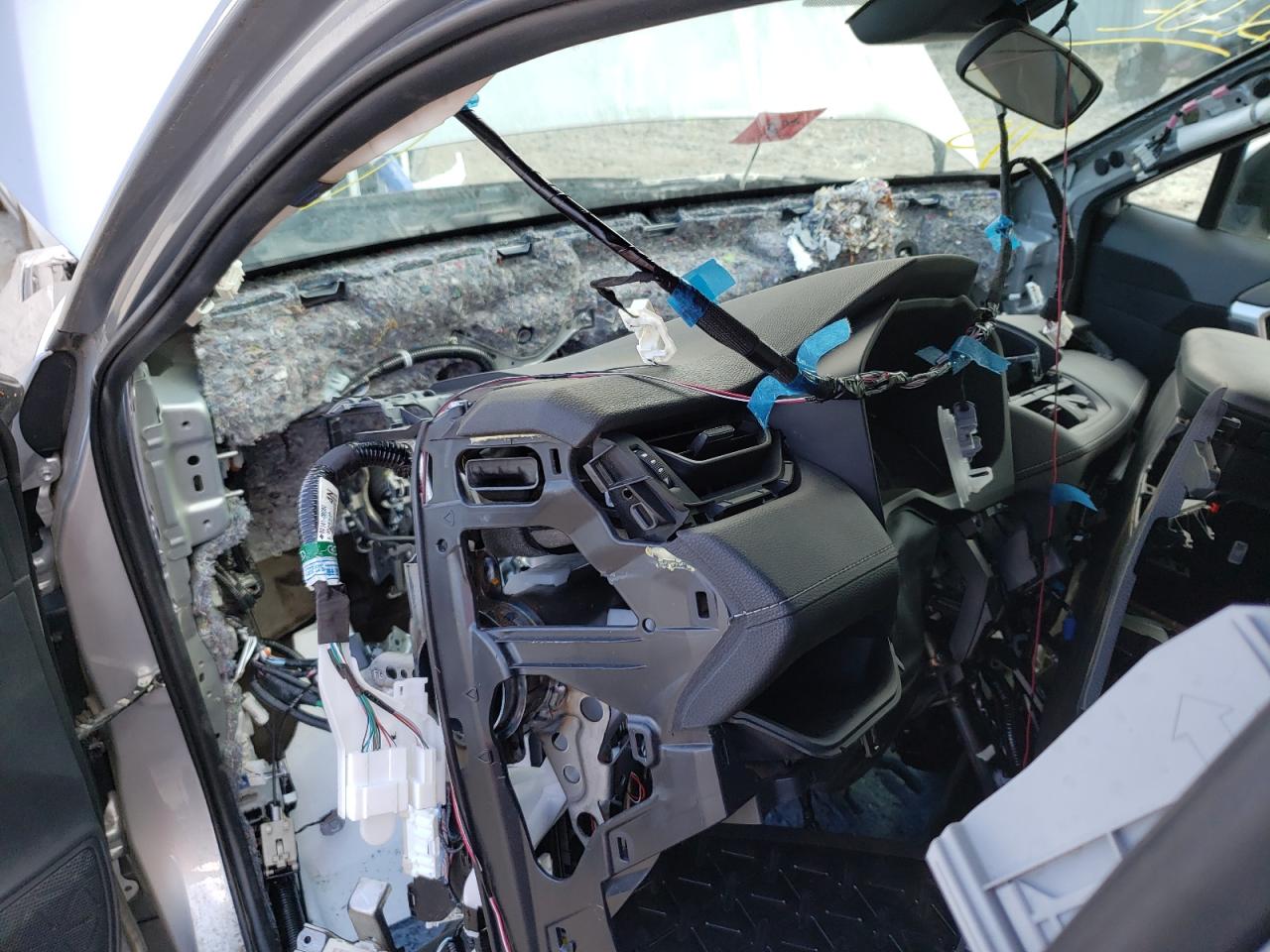 Photo 8 from auction – 2019 TOYOTA RAV4 LE with VIN 2T3G1RFV8KW024936