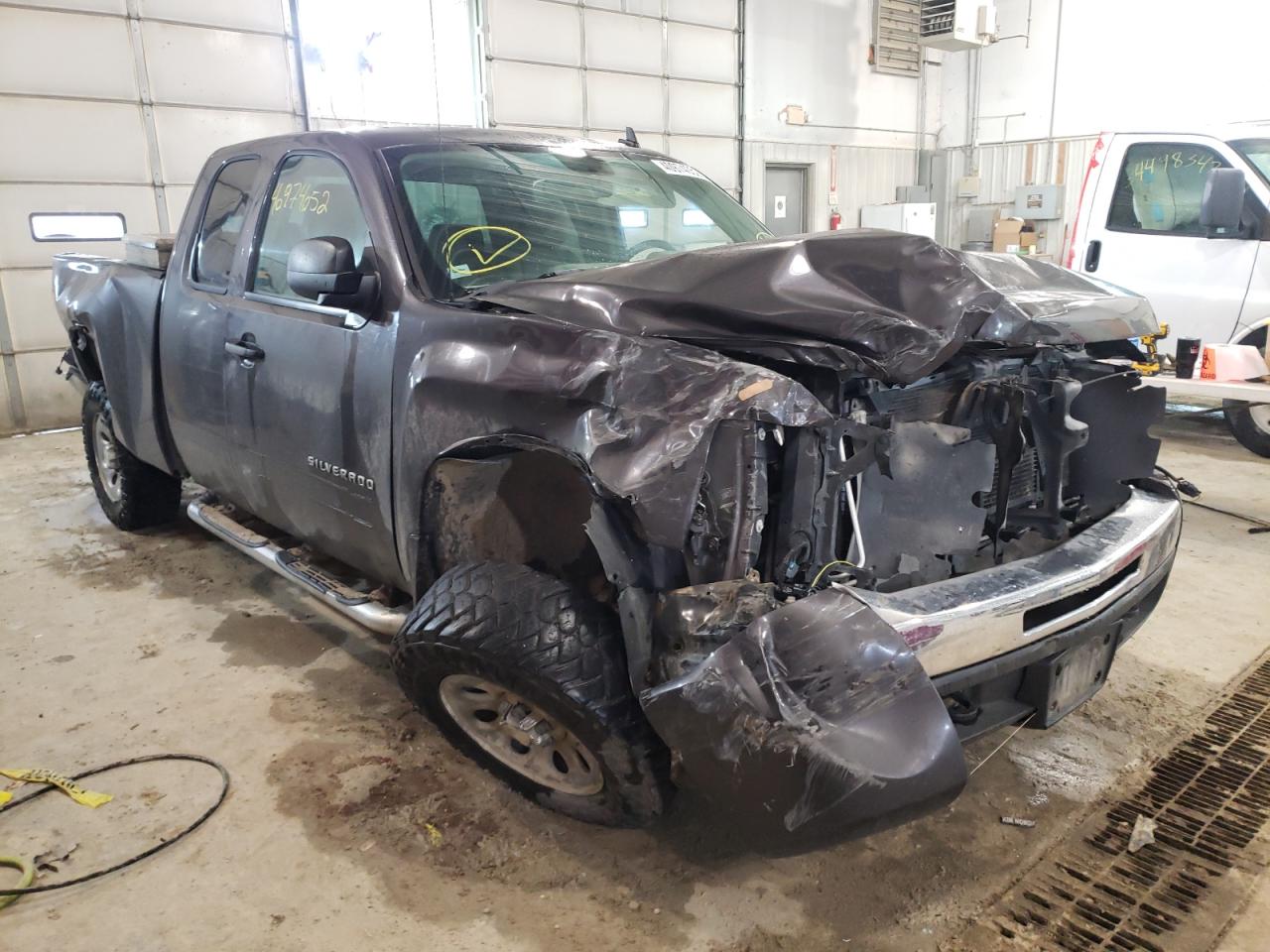 CHEVROLET SILVERADO 2011 with VIN 1GCRKREA6BZ260019 - Photo from auction