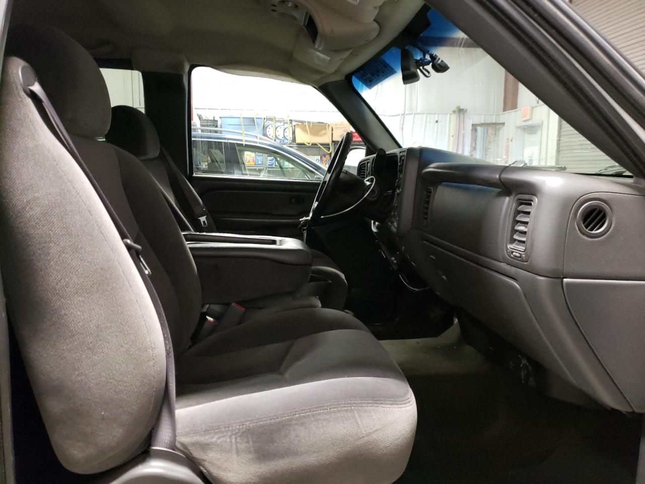 Photo 5 from auction – 2006 GMC SIERRA K25 with VIN 1GTHK29D36E148346