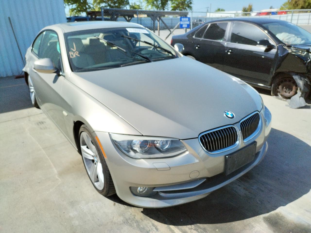 BMW 328 I 2011 with VIN WBAKE3C51BE557716 - Photo from auction