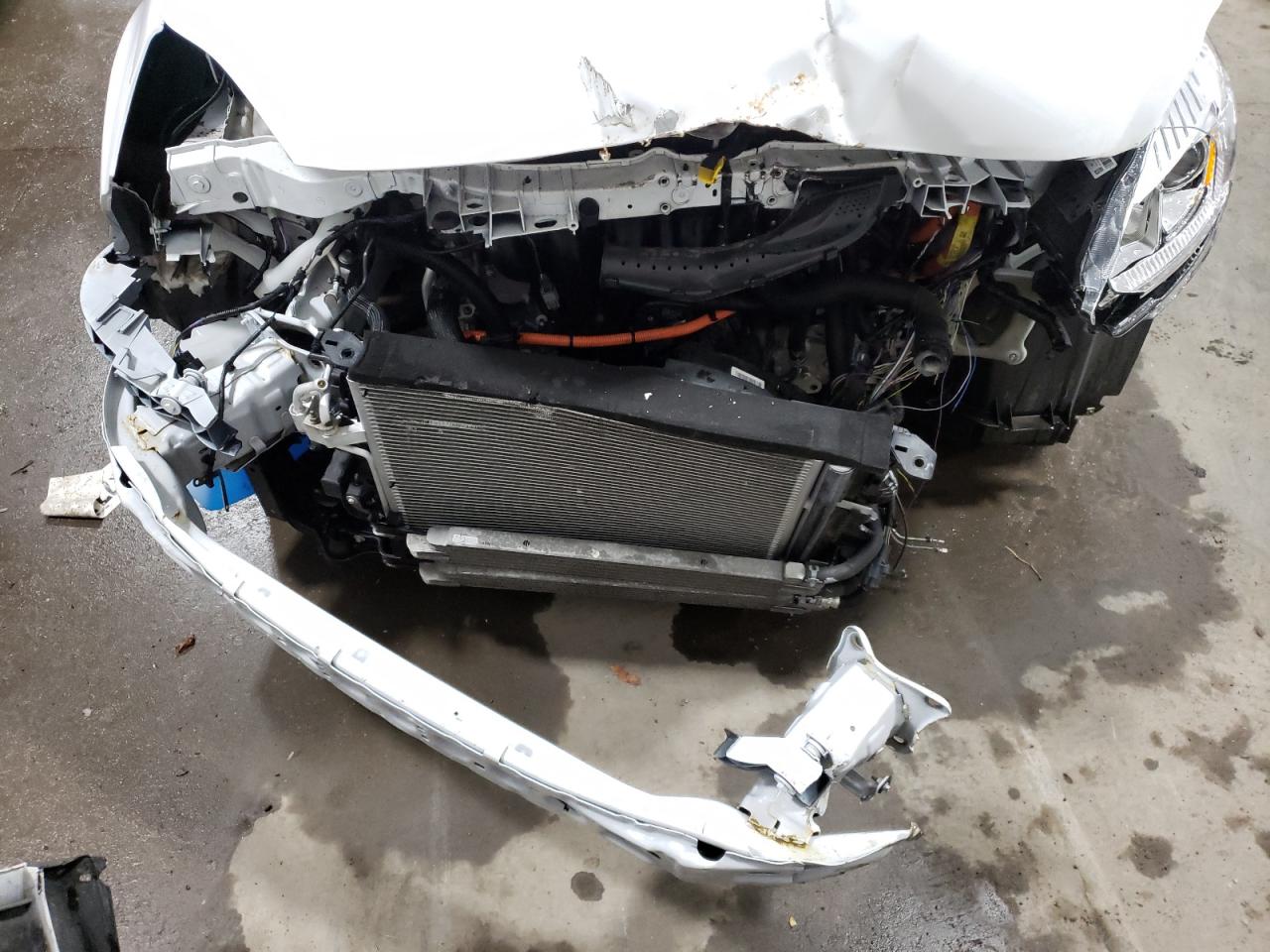 Photo 9 from auction – 2017 FORD C-MAX SE with VIN 1FADP5AU6HL118047
