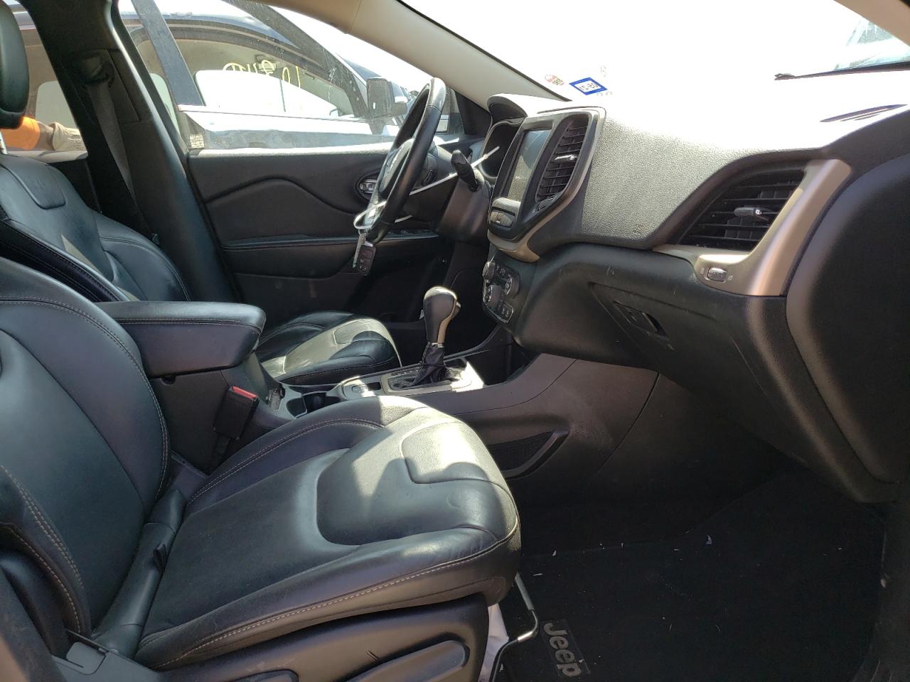 Photo 5 from auction – 2015 JEEP CHEROKEE L with VIN 1C4PJLDS9FW732741