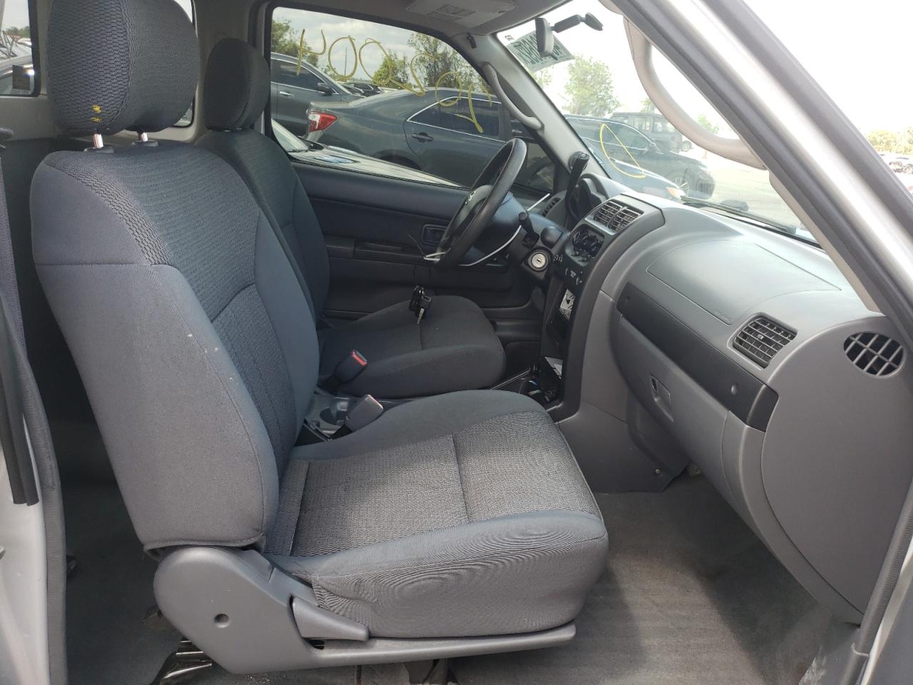 Photo 5 from auction – 2004 NISSAN FRONTIER K with VIN 1N6DD26T44C464753