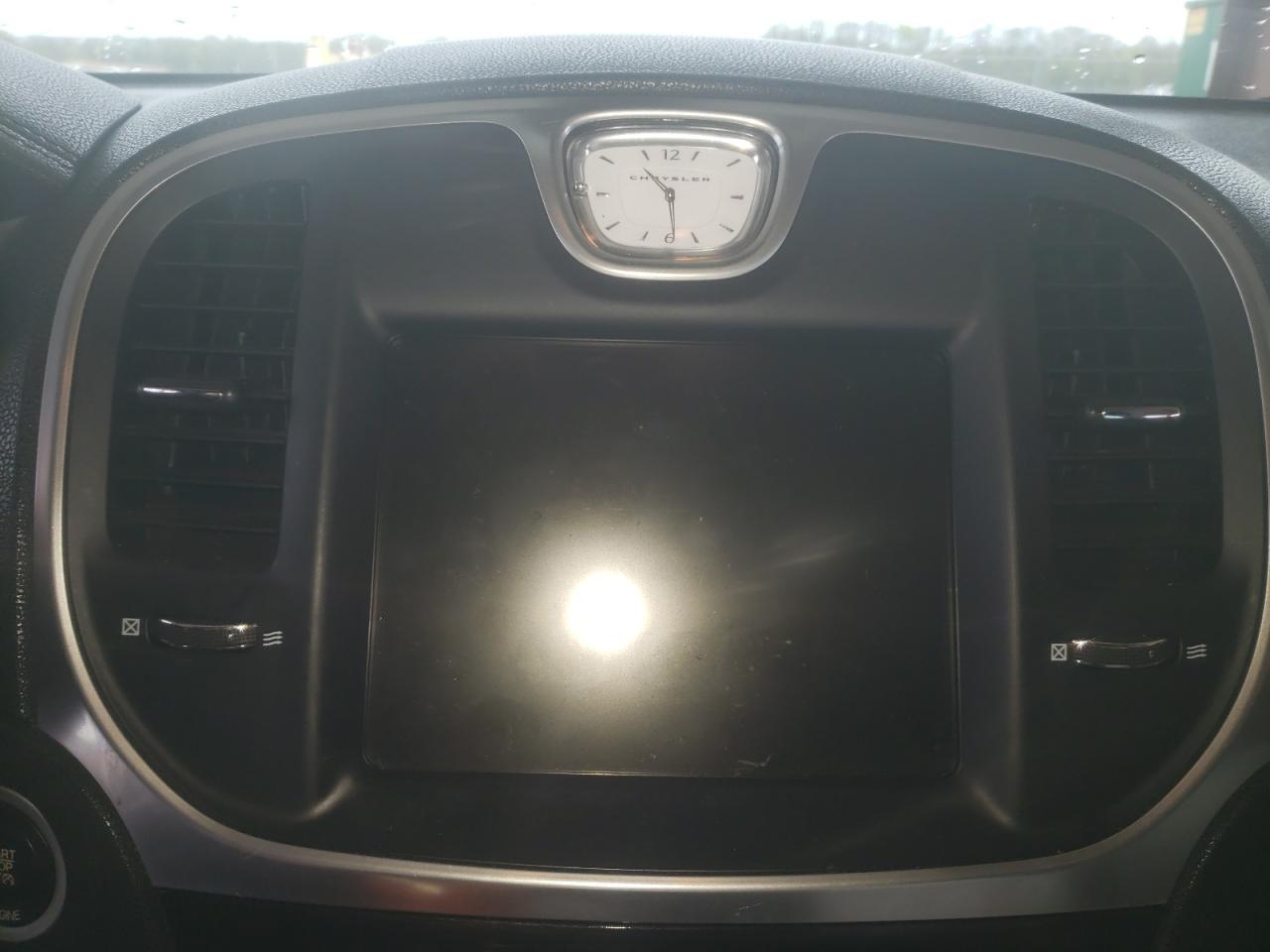 Photo 9 from auction – 2015 CHRYSLER 300 LIMITE with VIN 2C3CCAAG0FH887128