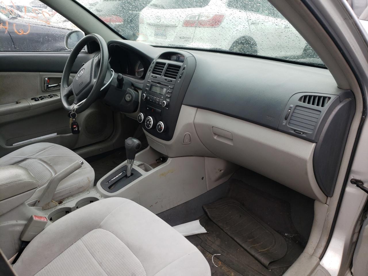 Foto 9 de la subasta – 2007 KIA SPECTRA EX con VIN KNAFE122175428802