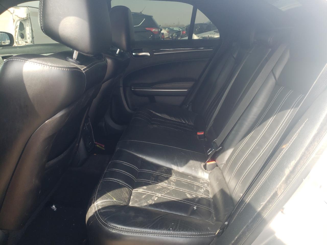 Photo 6 from auction – 2018 CHRYSLER 300 S with VIN 2C3CCAGG7JH149620