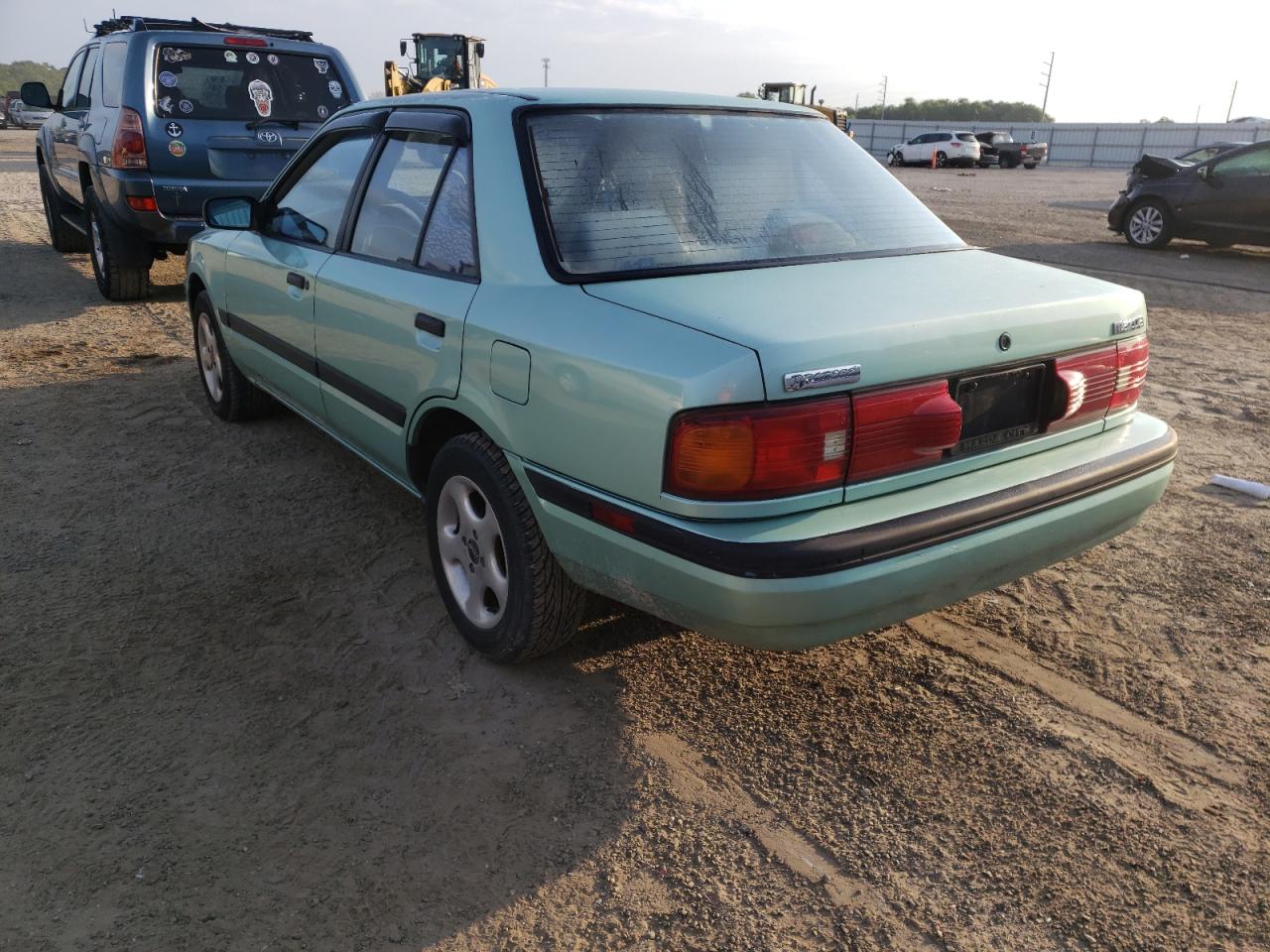 Photo 3 from auction – 1993 MAZDA PROTEGE DX with VIN JM1BG2240P0583454
