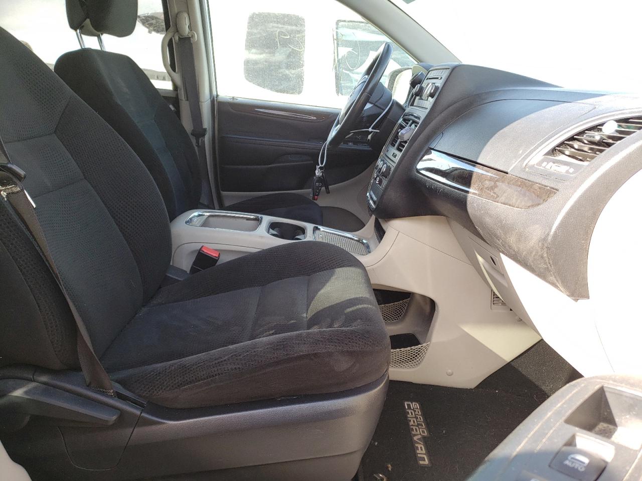 Photo 5 from auction – 2016 DODGE GRAND CARA with VIN 2C4RDGCG2GR317968