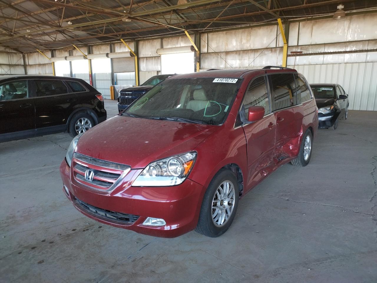 Photo 2 from auction – 2005 HONDA ODYSSEY TO with VIN 5FNRL38805B053252
