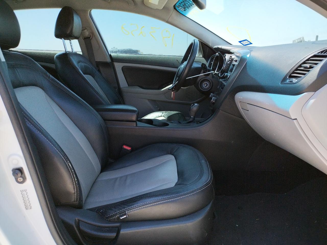 Photo 5 from auction – 2011 KIA OPTIMA LX with VIN KNAGM4A70B5132555