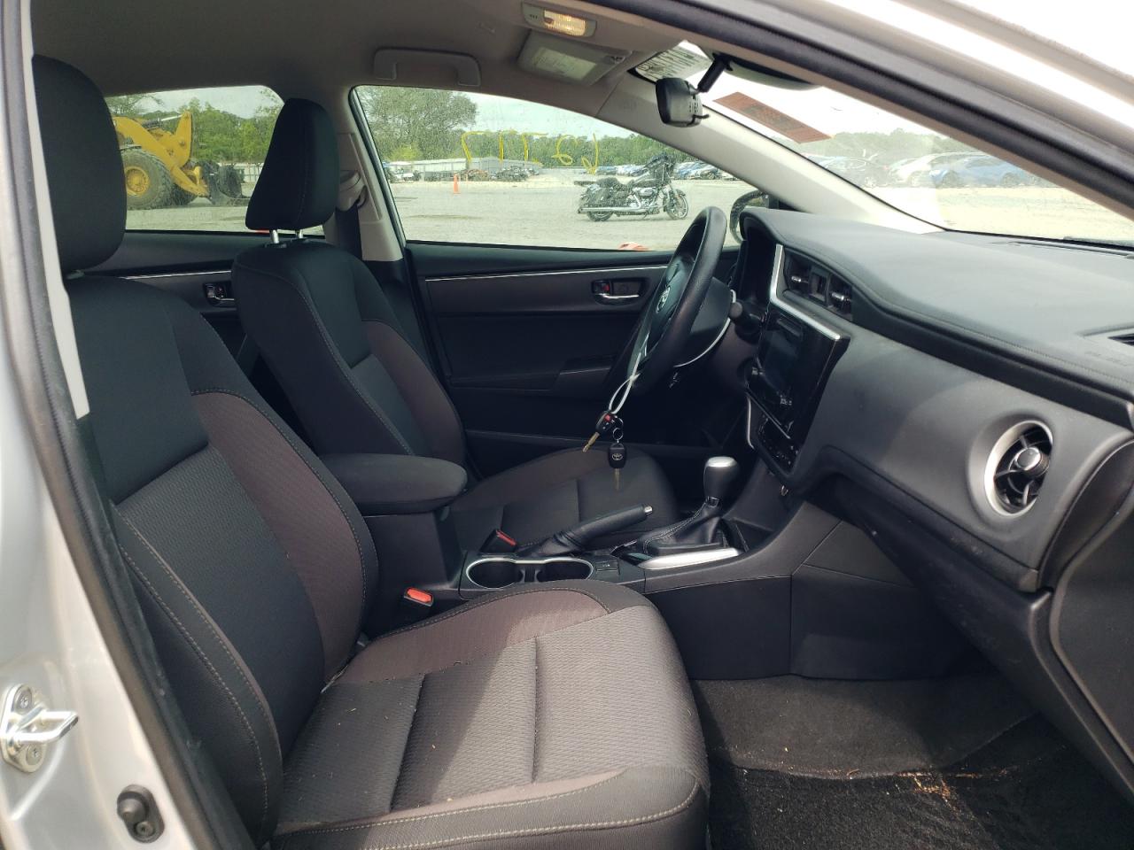 Photo 5 from auction – 2019 TOYOTA COROLLA L with VIN 2T1BURHE7KC156126