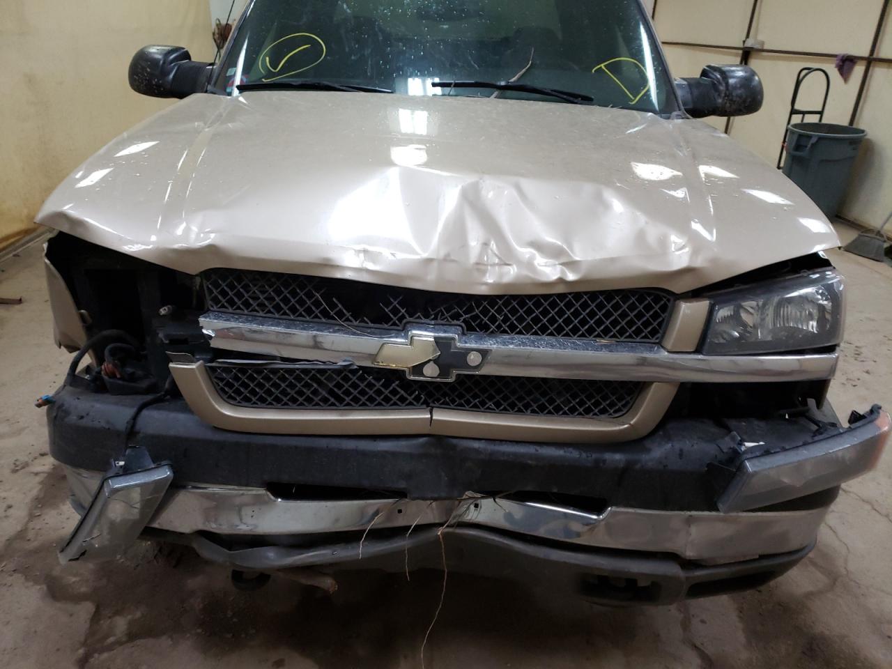 Photo 7 from auction – 2004 CHEVROLET SILVERADO with VIN 1GCHK23104F112104