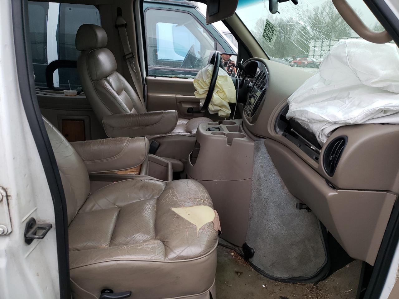 Photo 5 from auction – 2001 FORD ECONOLINE with VIN 1FDRE14L61HB76679