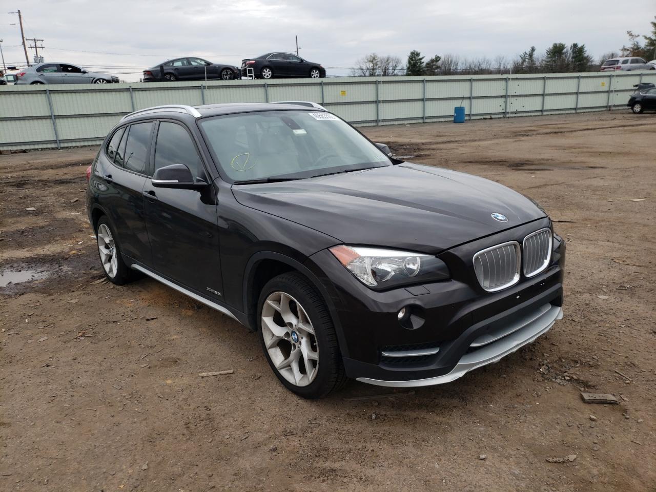 BMW X1 XDRIVE2 2015 with VIN WBAVL1C54FVY38695 - Photo from auction