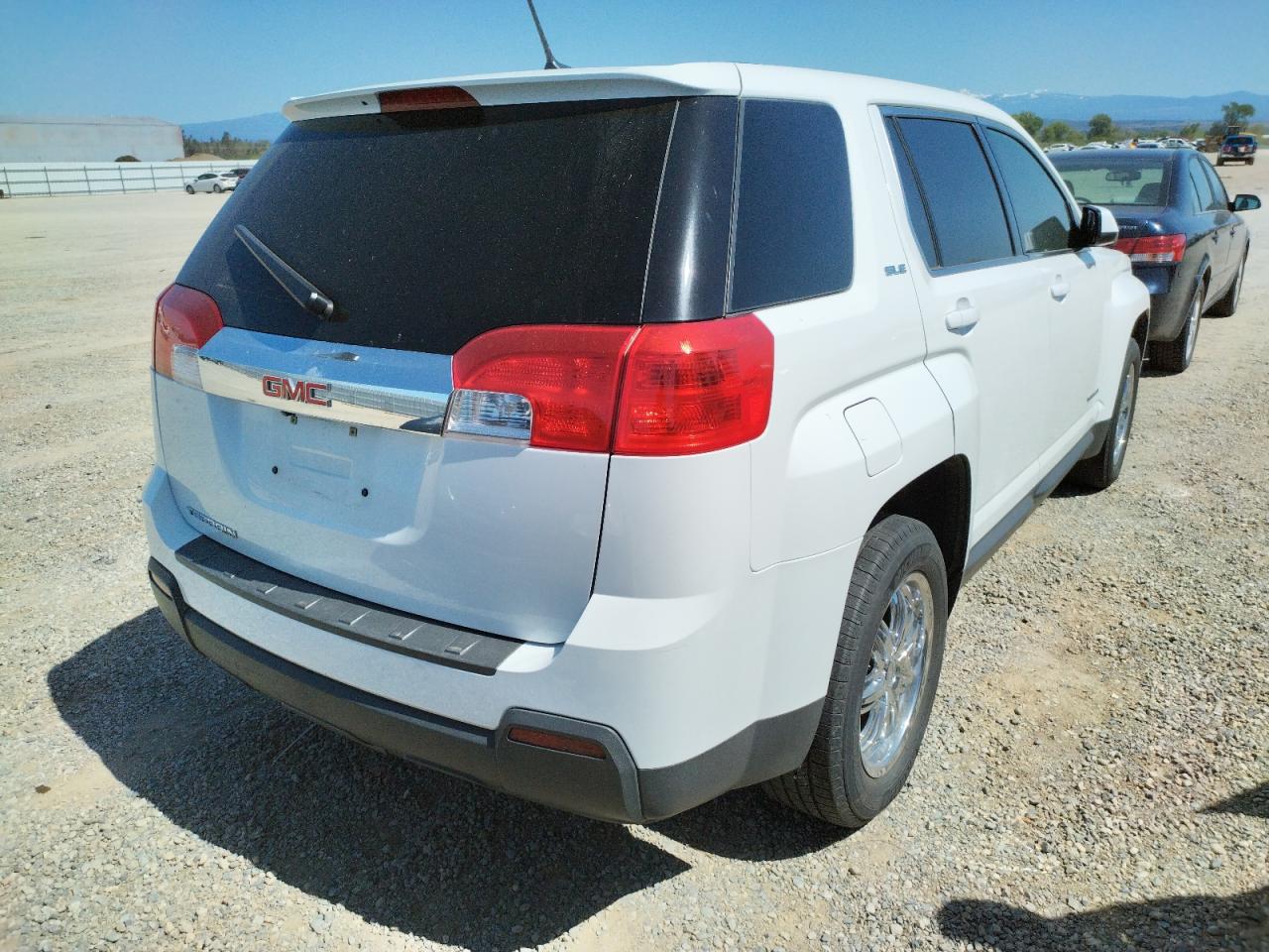 Photo 4 from auction – 2013 GMC TERRAIN SL with VIN 2GKALMEK3D6232543