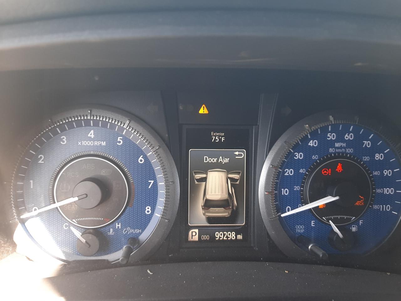 Photo 8 from auction – 2018 TOYOTA SIENNA LE with VIN 5TDKZ3DC7JS939083