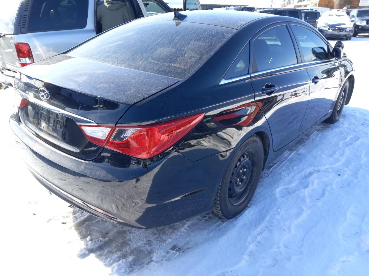 Photo 4 from auction – 2012 HYUNDAI SONATA GLS with VIN 5NPEB4AC7CH497829