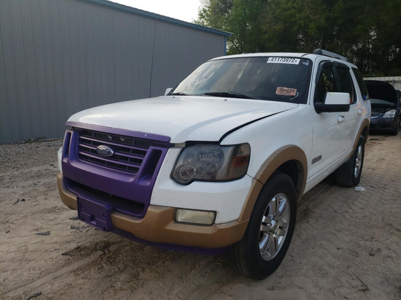 Photo 2 from auction – 2006 FORD EXPLORER E with VIN 1FMEU64E16UA81882