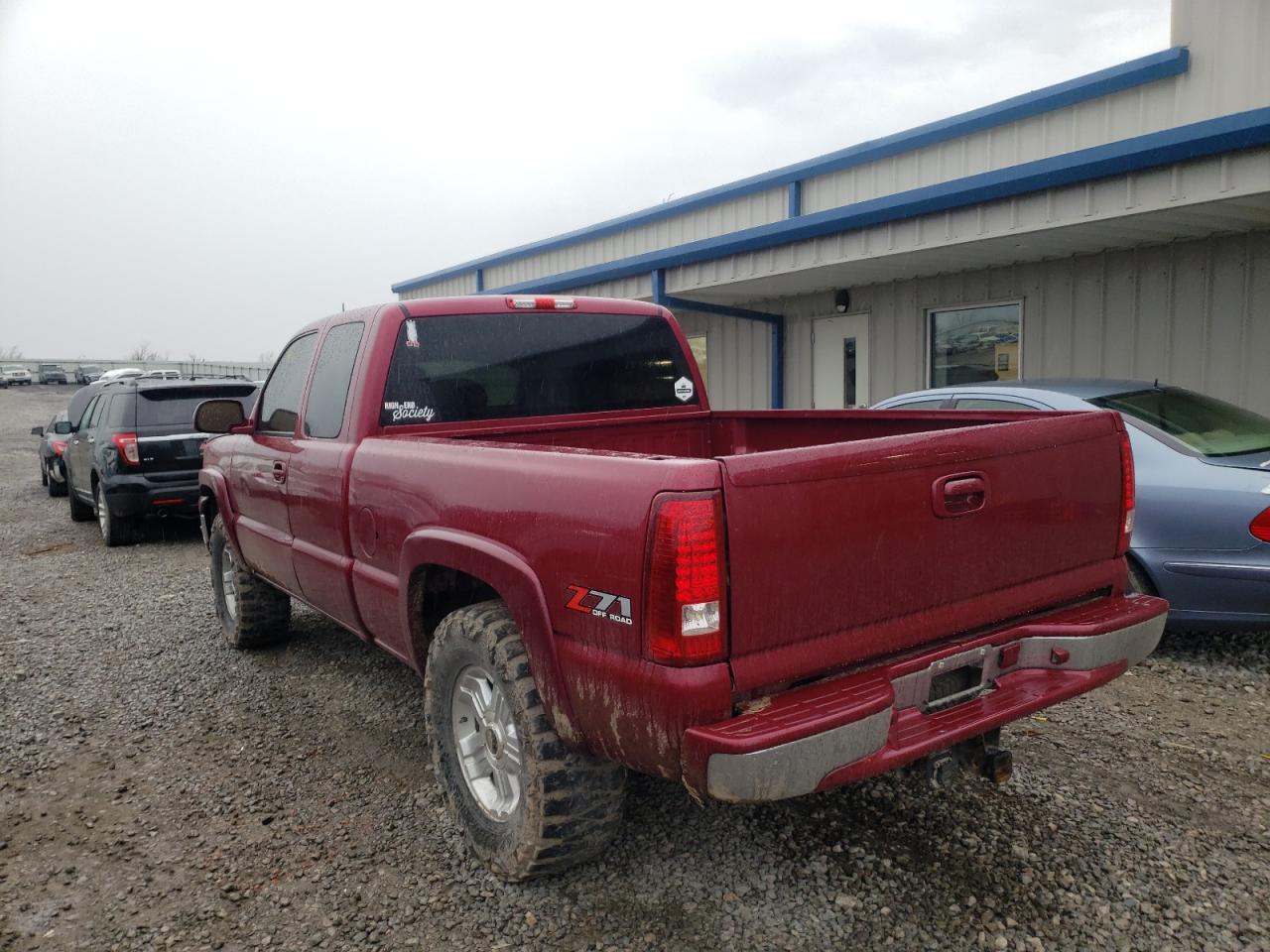 Photo 3 from auction – 2004 CHEVROLET SILVERADO with VIN 2GCEK19T741138342