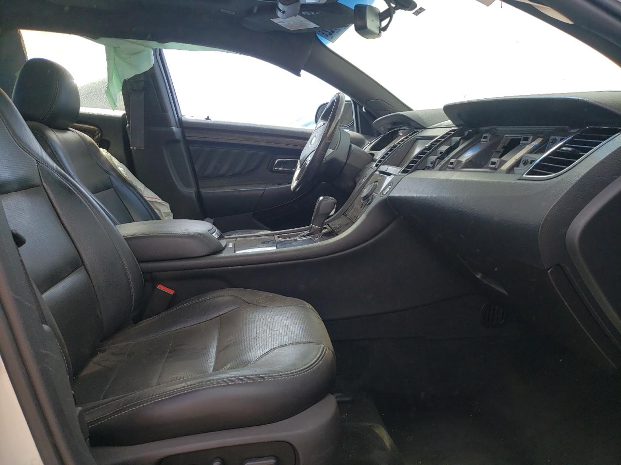 Photo 5 from auction – 2013 FORD TAURUS LIM with VIN 1FAHP2F81DG208740
