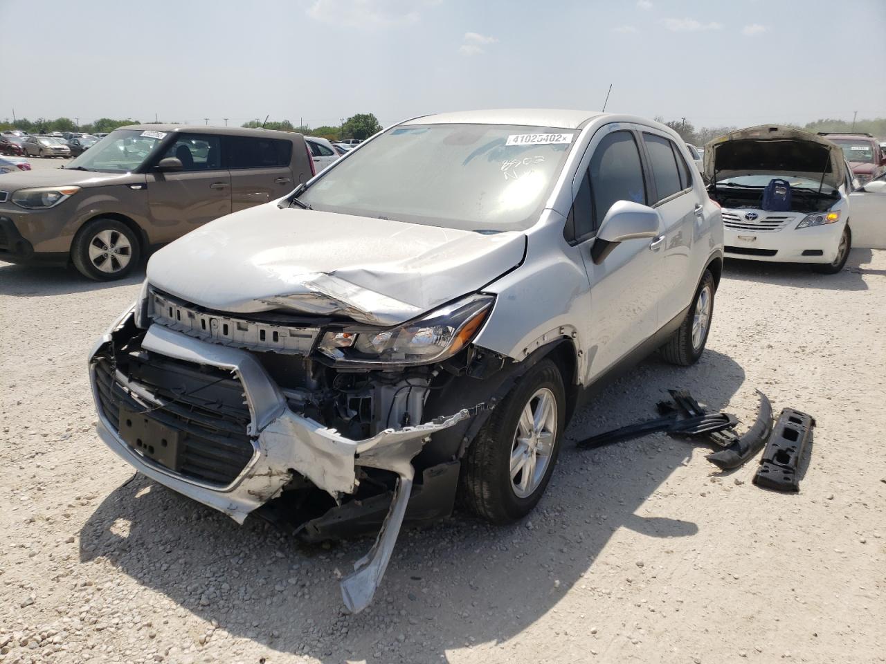 Photo 2 from auction – 2019 CHEVROLET TRAX LS with VIN 3GNCJKSB9KL311024