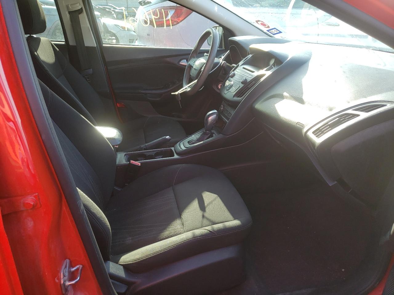 Photo 5 from auction – 2015 FORD FOCUS SE with VIN 1FADP3F2XFL234554