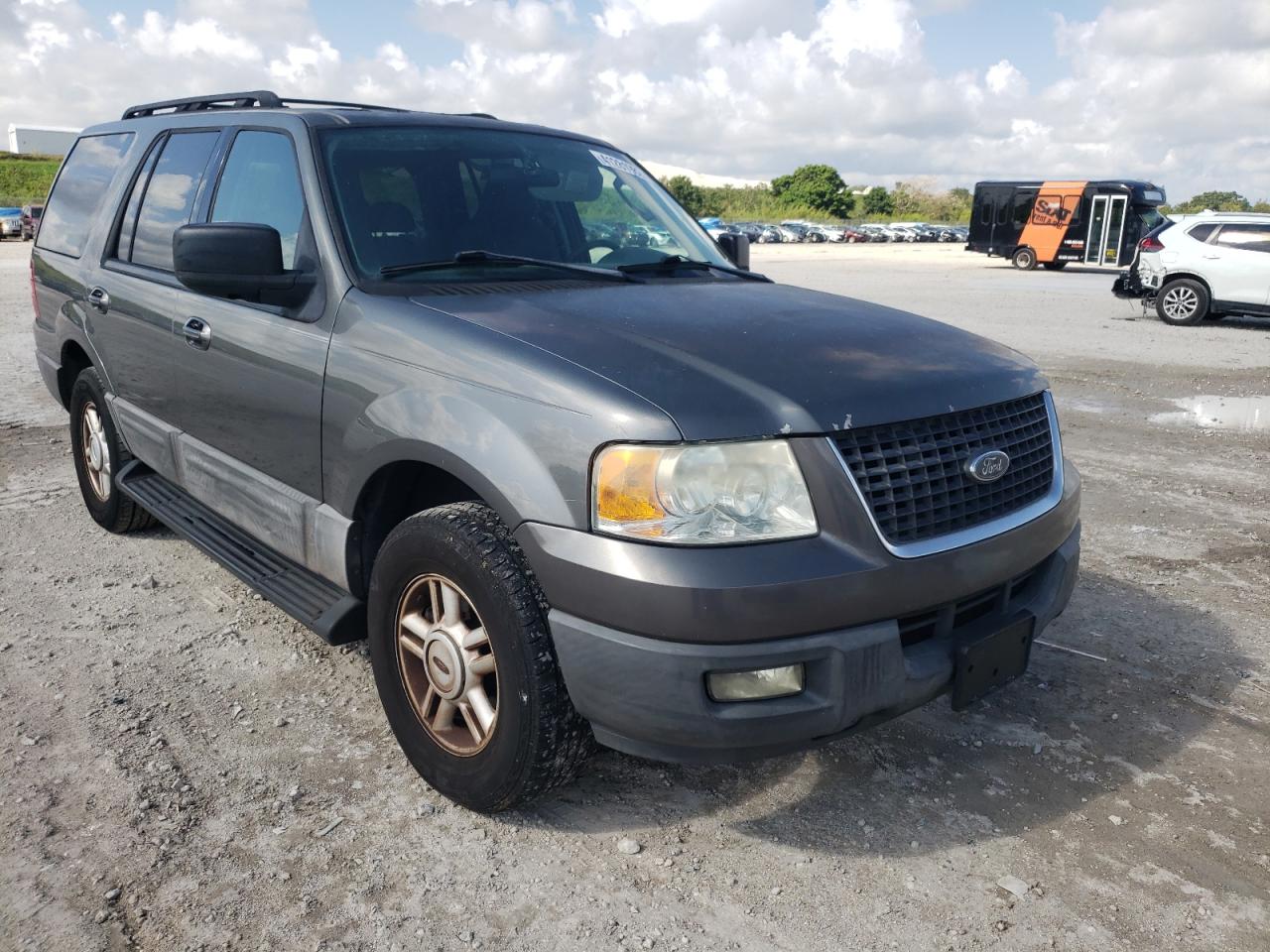 FORD EXPEDITION 2005 with VIN 1FMPU15515LA96087 - Photo from auction