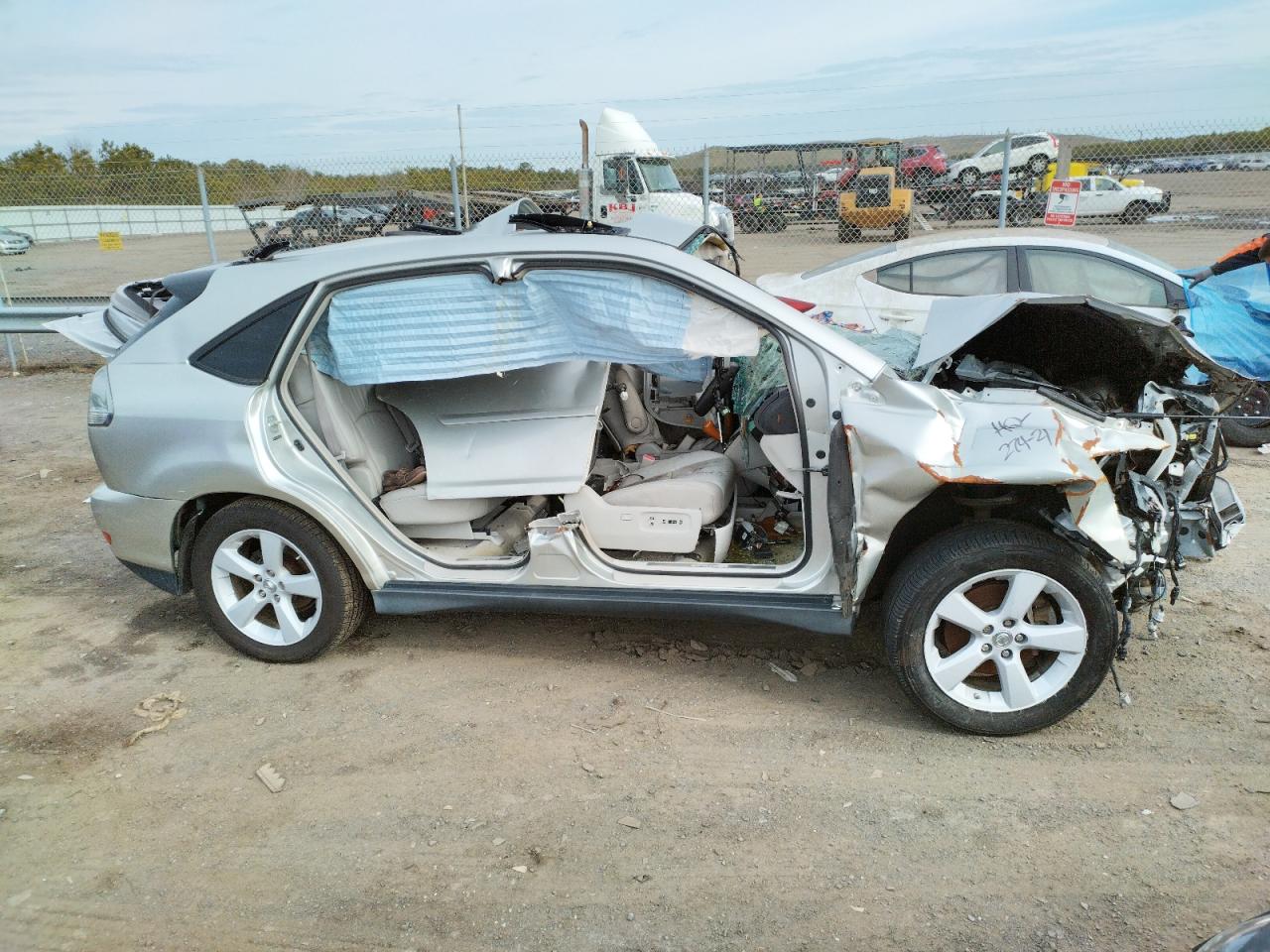 Photo 10 from auction – 2007 LEXUS RX 350 with VIN 2T2HK31U57C017677