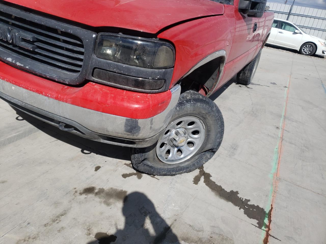 Photo 9 from auction – 2002 GMC NEW SIERRA with VIN 2GTEK19T721238406
