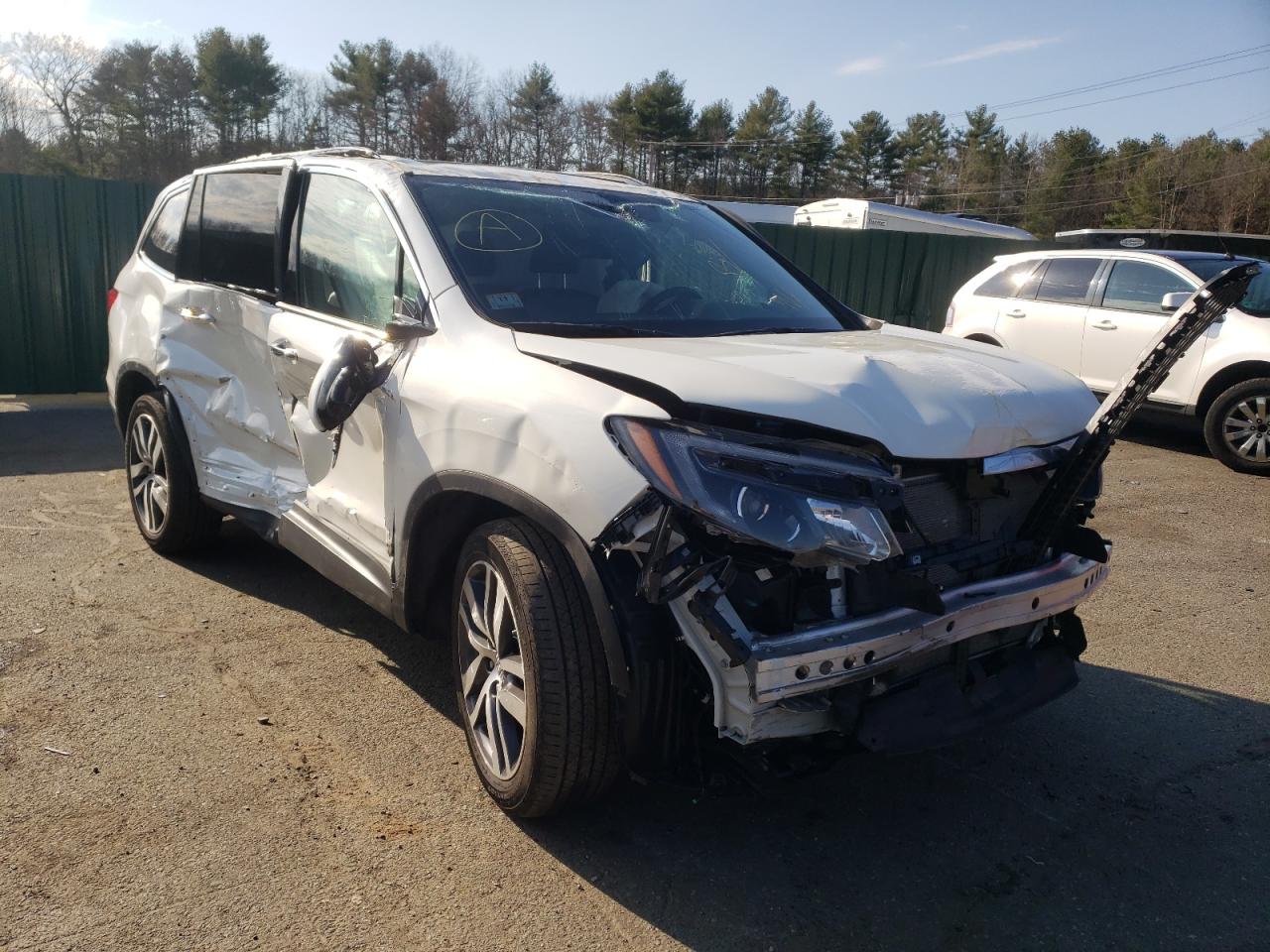 Photo 1 from auction – 2017 HONDA PILOT TOUR with VIN 5FNYF6H94HB083145
