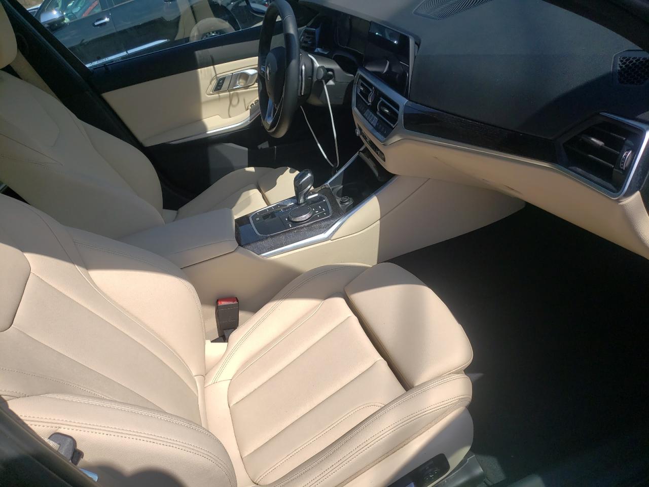 Photo 5 from auction – 2021 BMW 330XI with VIN 3MW5R7J05M8B83164