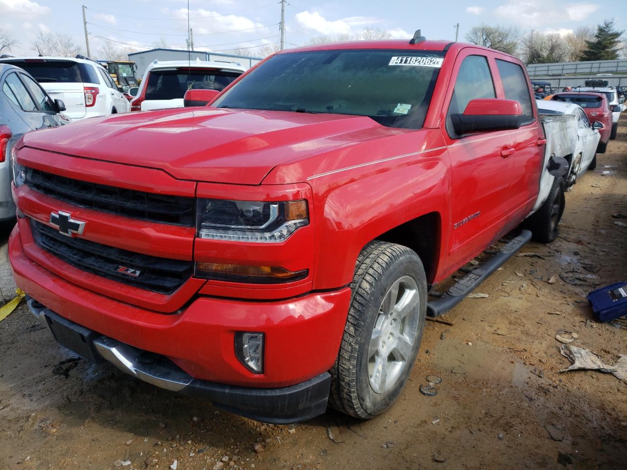 Photo 2 from auction – 2018 CHEVROLET SILVERADO with VIN 3GCUKREC3JG469454