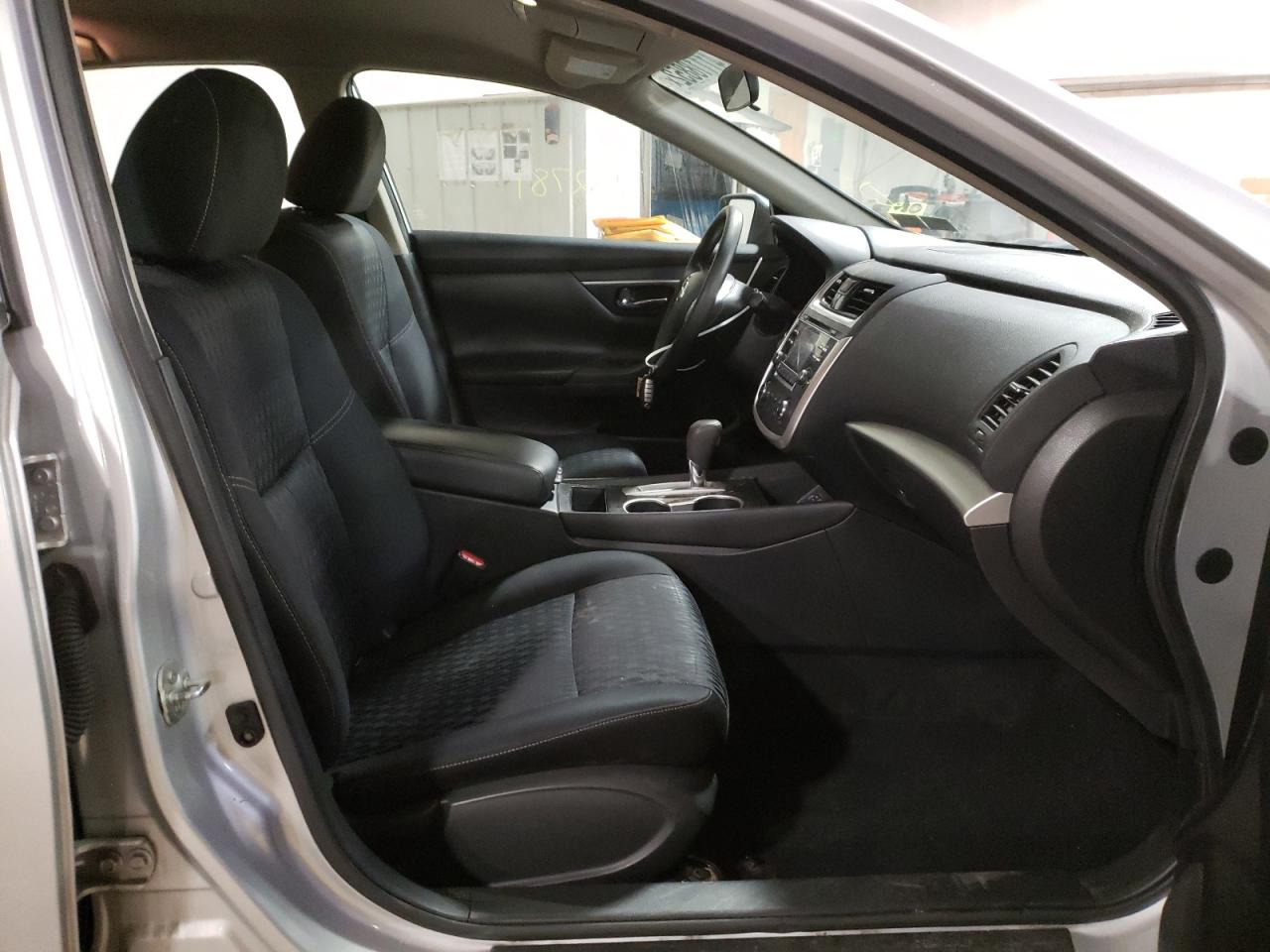 Photo 5 from auction – 2017 NISSAN ALTIMA 2.5 with VIN 1N4AL3AP5HC277011