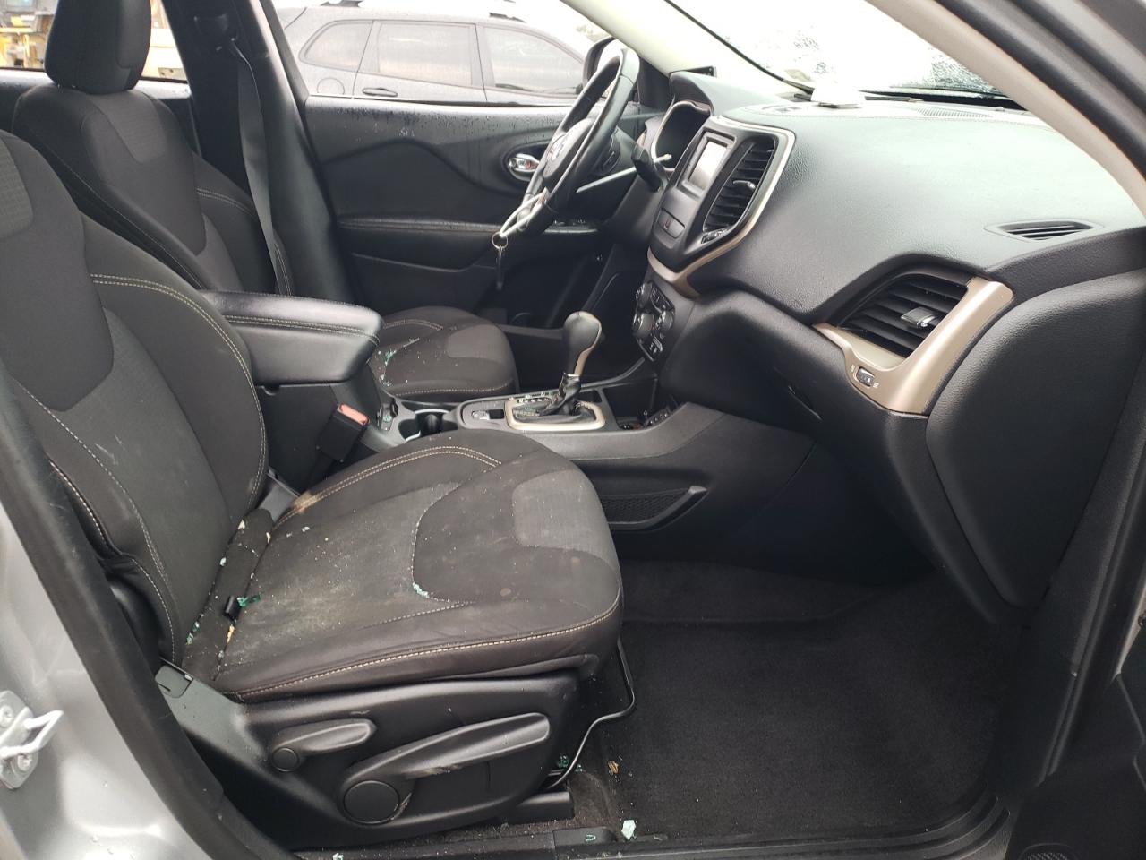 Photo 5 from auction – 2015 JEEP CHEROKEE L with VIN 1C4PJLCB6FW747215