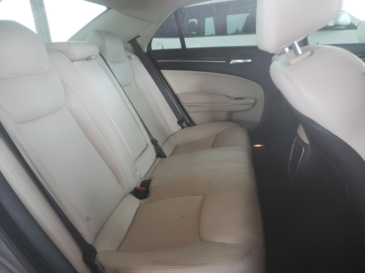 Photo 6 from auction – 2015 CHRYSLER 300 LIMITE with VIN 2C3CCAAG0FH887128