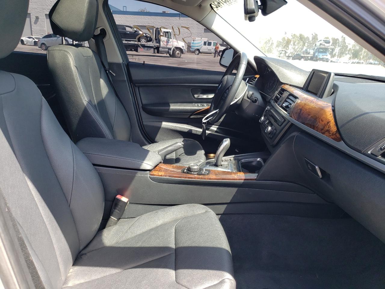 Photo 5 from auction – 2014 BMW 320 I with VIN WBA3B1G52ENS81160
